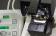 The vertical deflection of the blade can be measured by Leica’s Vibrocheck™ measurement device. Both vertical deflection (in μm) and rotation direction of the adjustment screw are displayed on the separate, foil-protected control panel.