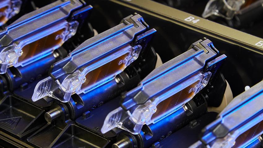 Load Any Slide in Any Combination, with Any Reagent, at Any Time with Universal Access on BOND-PRIME